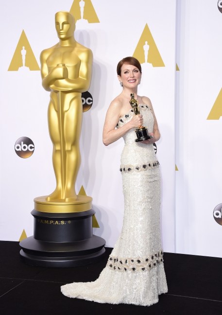 Julianne Moore, zdobywczyni Oscara w kategorii "Najlepsza aktorka" na oscarowej Gali 2015. /PAUL BUCK  /PAP/EPA