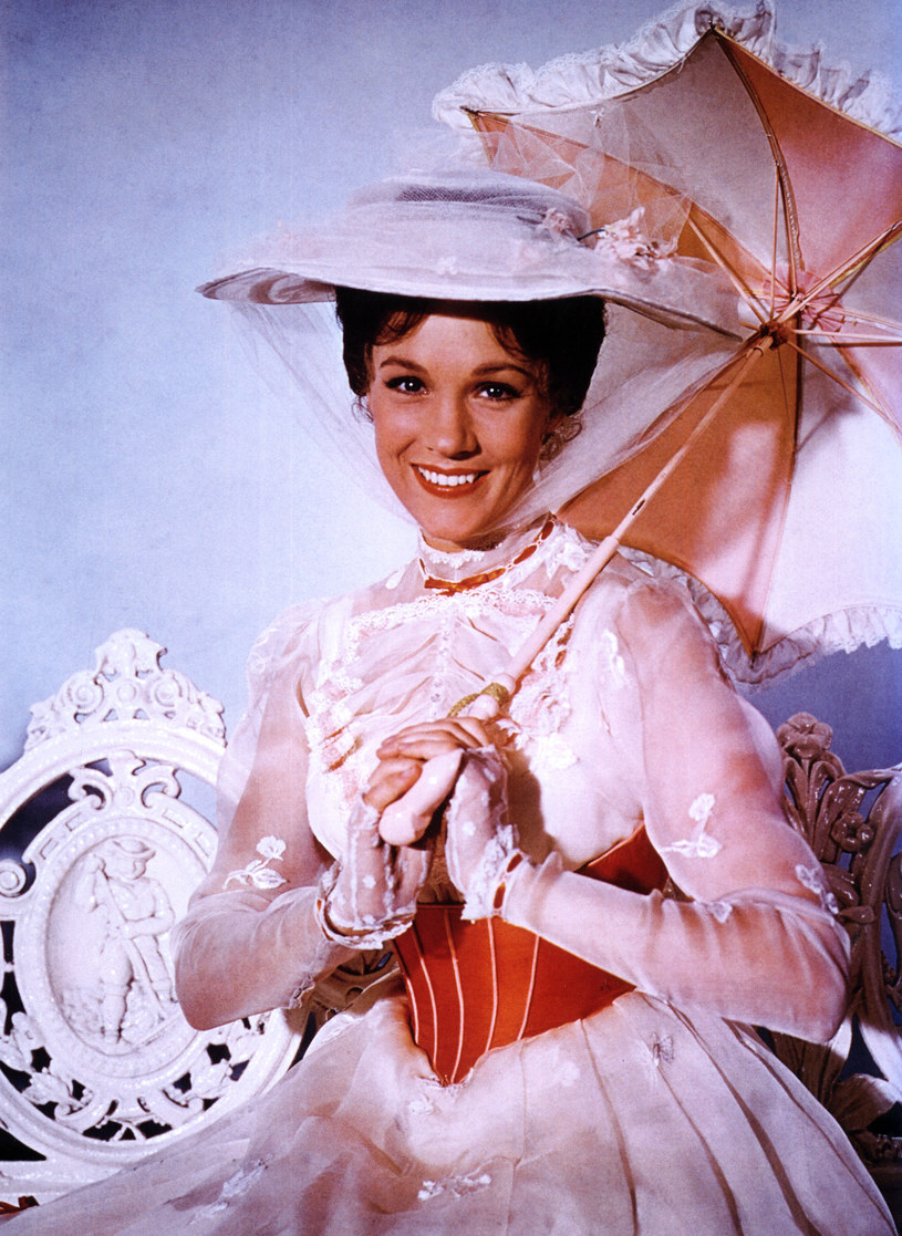 Julie Andrews w filmie "Mary Poppins" /GAB Archive/Redferns /Getty Images