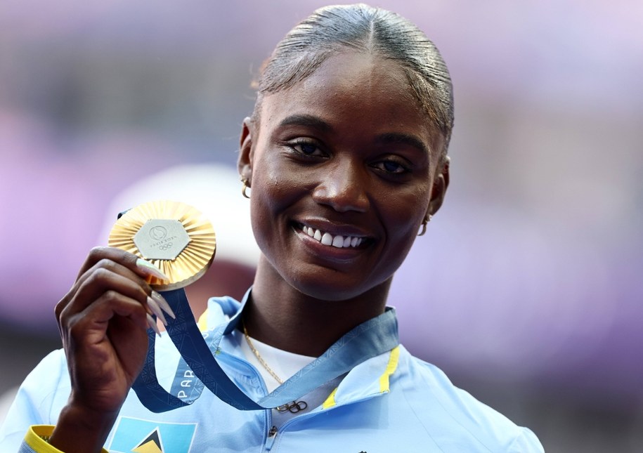 Julien Alfred, złota medalistka w biegu na 110 m kobiet z igrzysk w Paryżu. /EPA/ANNA SZILAGYI /PAP/EPA