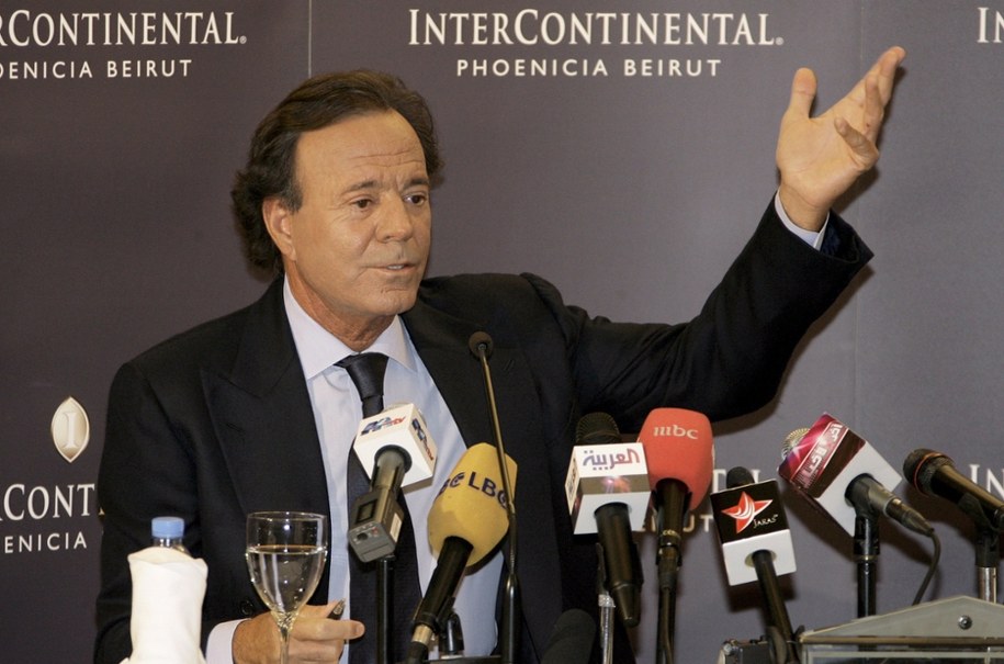 Julio Iglesias - zdjęcie poglądowe /NABIL MOUNZER   /PAP/EPA