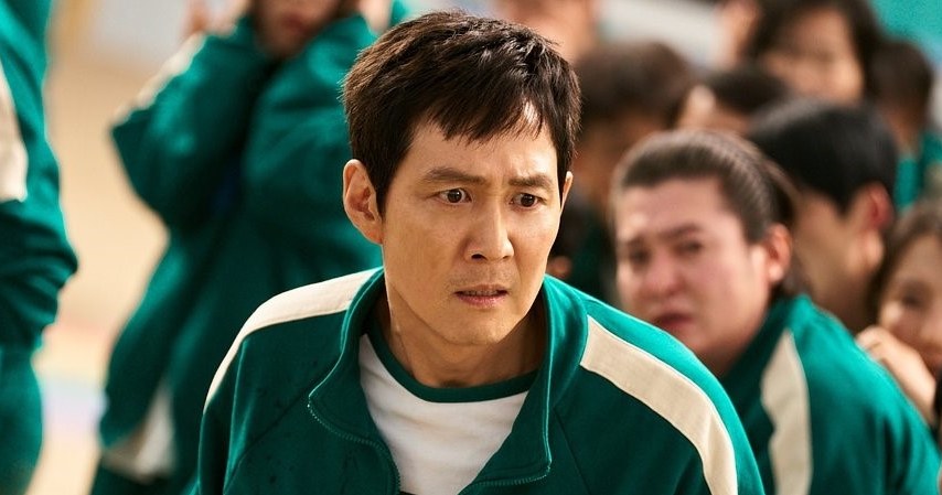 Jung-jae Lee jako Seong Gi-hun (gracz 456) w serialu "Squid Game" /Netflix /materiały prasowe