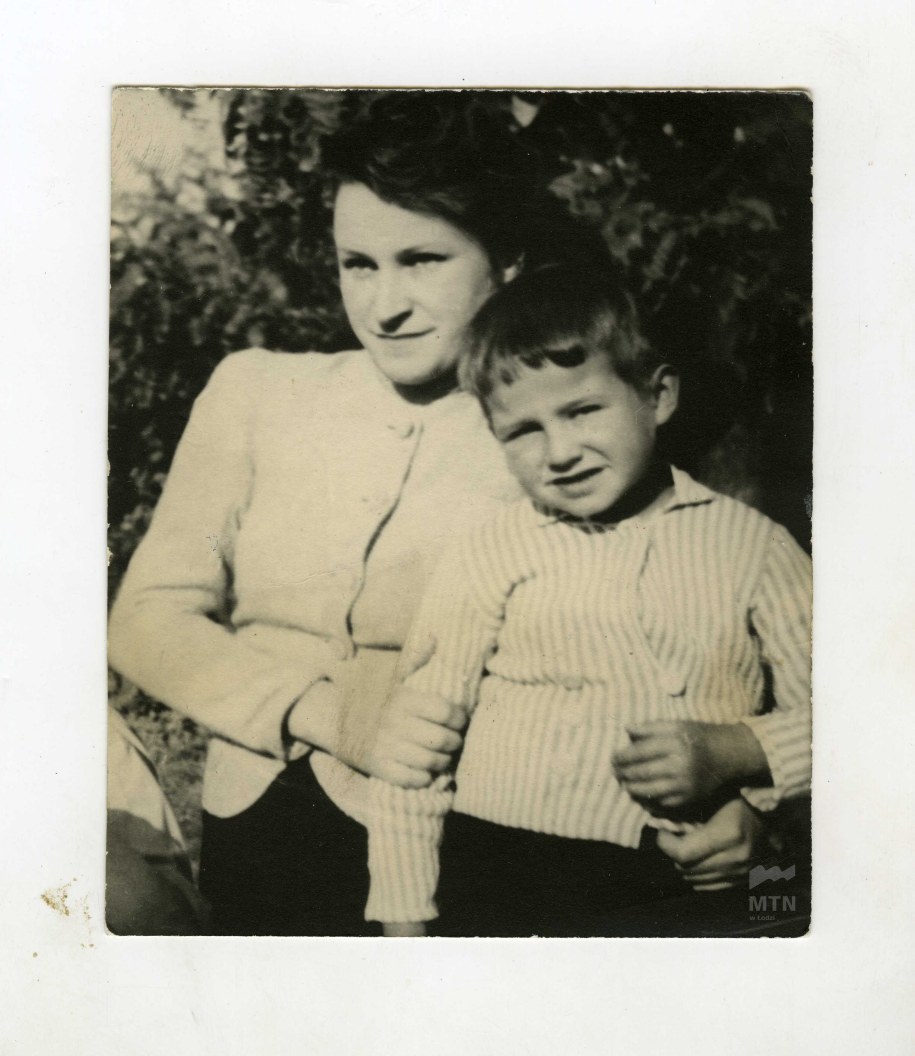 Jurek Rutkowski z mamą /Muzeum Tradycji Niepodległościowych /