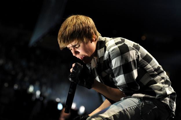 Justin Bieber cieszy się uwielbieniem fanek - fot. Bryan Bedder /Getty Images/Flash Press Media