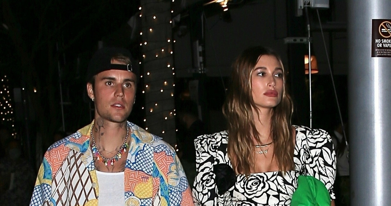 Justin Bieber i Hailey Bieber idą do restauracji w Beverly Hills /BACKGRID /East News