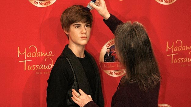 Justin Bieber jako produkt popkultury. Figura piosenkarza w muzeum Madame Tussaud - fot. Andy Kropa /Getty Images/Flash Press Media