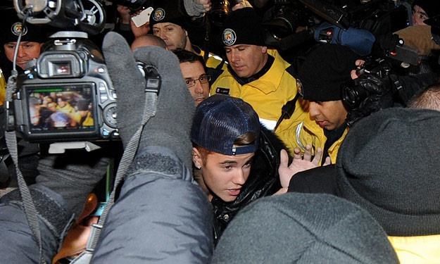 Justin Bieber pakuje się w coraz to nowe kłopoty (fot. Jag Gundu) /Getty Images/Flash Press Media