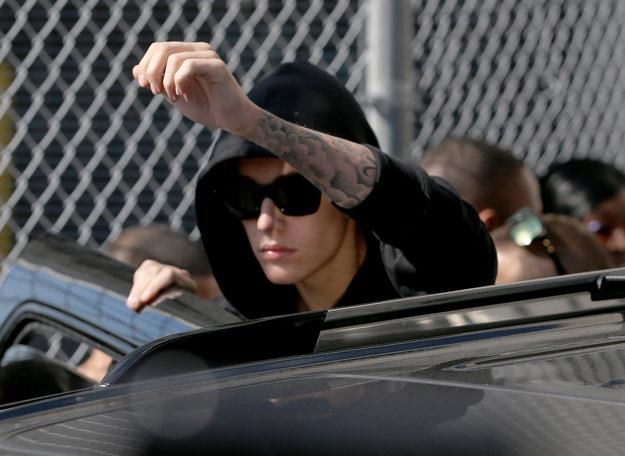 Justin Bieber po wyjściu z aresztu w Miami (fot. Joe Raedle) /Getty Images/Flash Press Media