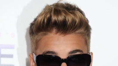 Justin Bieber w oparach marihuany. "Piloci musieli założyć maski"