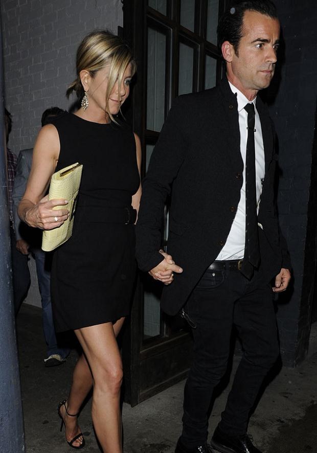 Justin Theroux towarzyszył Jennifer podczas wizyt w szpitalu i wspiera aktorkę w trudnych chwilach. &nbsp; /Splashnews