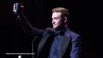 Justin Timberlake - nieskazitelna fryzura i koszula to jego znaki szczególne