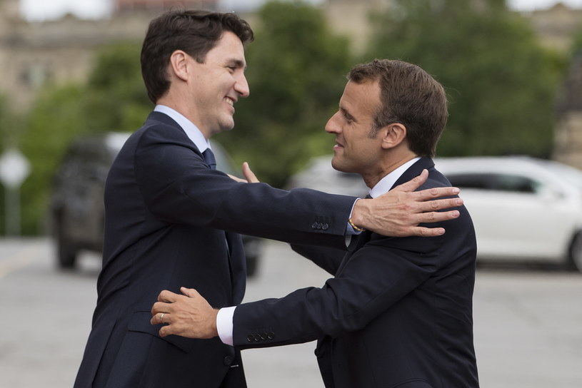 Justin Trudeau i Emmanuel Macron /IAN LANGSDON /PAP/EPA