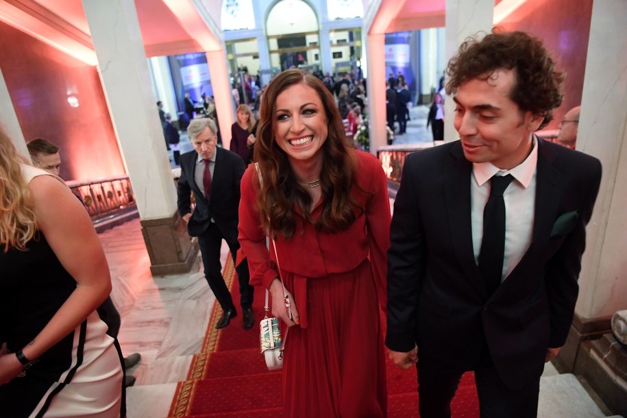 Justyna Kowalczyk i Kacper Tekieli podczas jubileuszowej gali 100-lecia Polskiego Komitetu Olimpijskiego w Teatrze Wielkim w Warszawie, październik 2019 /Piotr Nowak /PAP