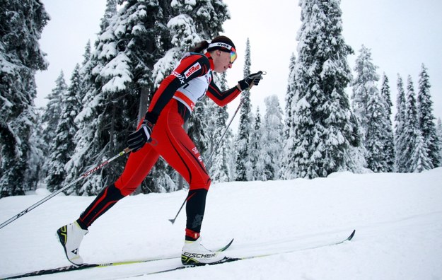 Justyna Kowalczyk na trasie biegu na 10 km techniką klasyczną podczas zawodów Pucharu Świata w biegach narciarskich w Kuusamo /Grzegorz Momot /PAP/EPA