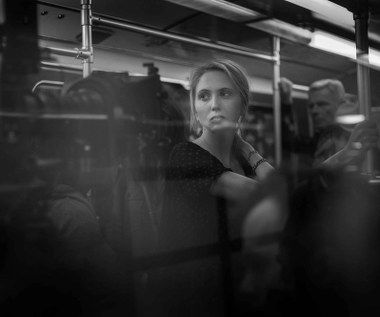 Justynę Wasilewską zobaczyliśmy także w filmie Urszuli Antoniak "Pomiędzy słowami". Główne role rozgrywającego się w Berlinie filmu grają Jakub Gierszał i Andrzej Chyra, aktorka zagrała epizod polskiej kelnerki.

Na Festiwalu Polskich Filmów Fabularnych w Gdyni film którym otrzymał nagrodę za najlepsze zdjęcia.