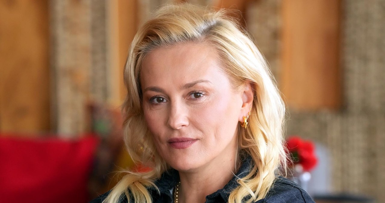 Justyny Zytko (Sylwia Juszczak-Krawczyk) uwiedzi Mirka /Źródło: AIM