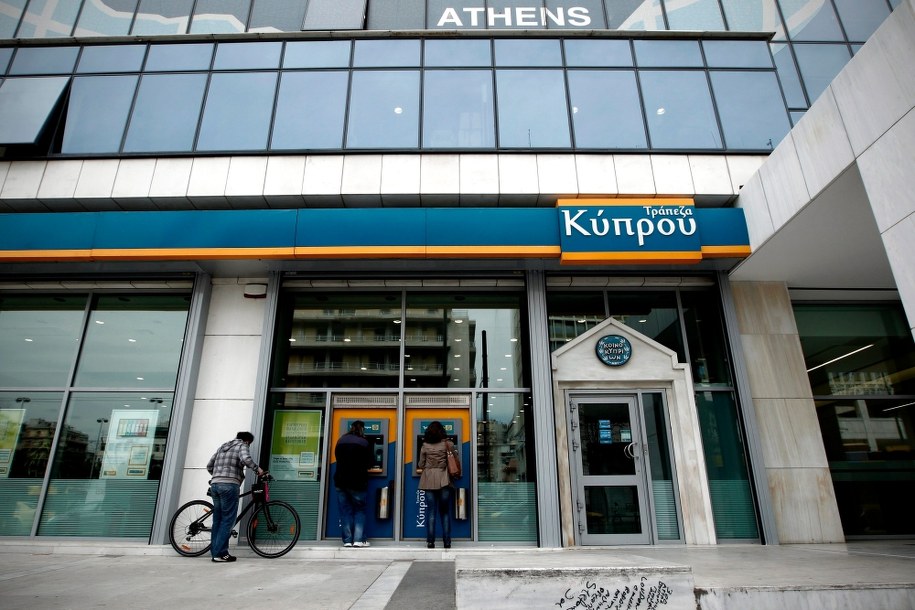 Jutro, po 10 dniach, cypryjskie banki zostaną otwarte /ALKIS KONSTANTINIDIS /PAP/EPA