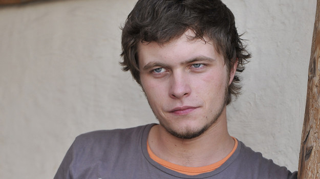 Tomasz Schuchardt zasypany propozycjami Już 21 września do kin wchodzi film "Jesteś Bogiem", gdzie Tomasz Schuchardt zagrał Fokusa z Paktofoniki. /fot /AKPA