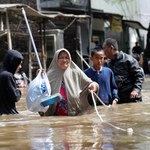 Już 53 ofiary tragicznej powodzi w Indonezji