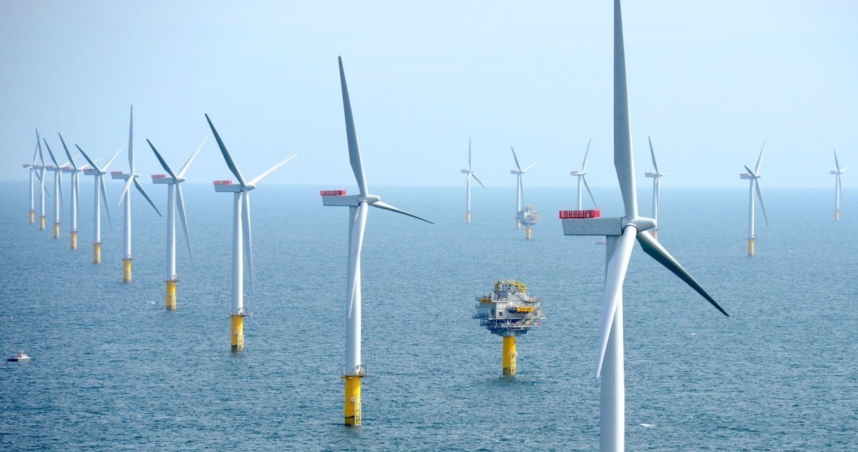 Już działa największa na świecie morska elektrownia wiatrowa w Wielkiej Brytanii /Geekweek