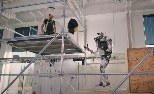 Już nie tylko parkour. Nowe popisy robota Atlas od Boston Dynamics