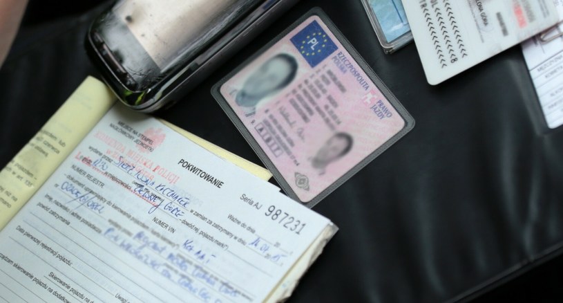 Już niedługo znacznie łatwiej będzie stracić prawo jazdy za zbyt dużą liczbę punktów karnych /Fot. Piotr Jedzura /Reporter