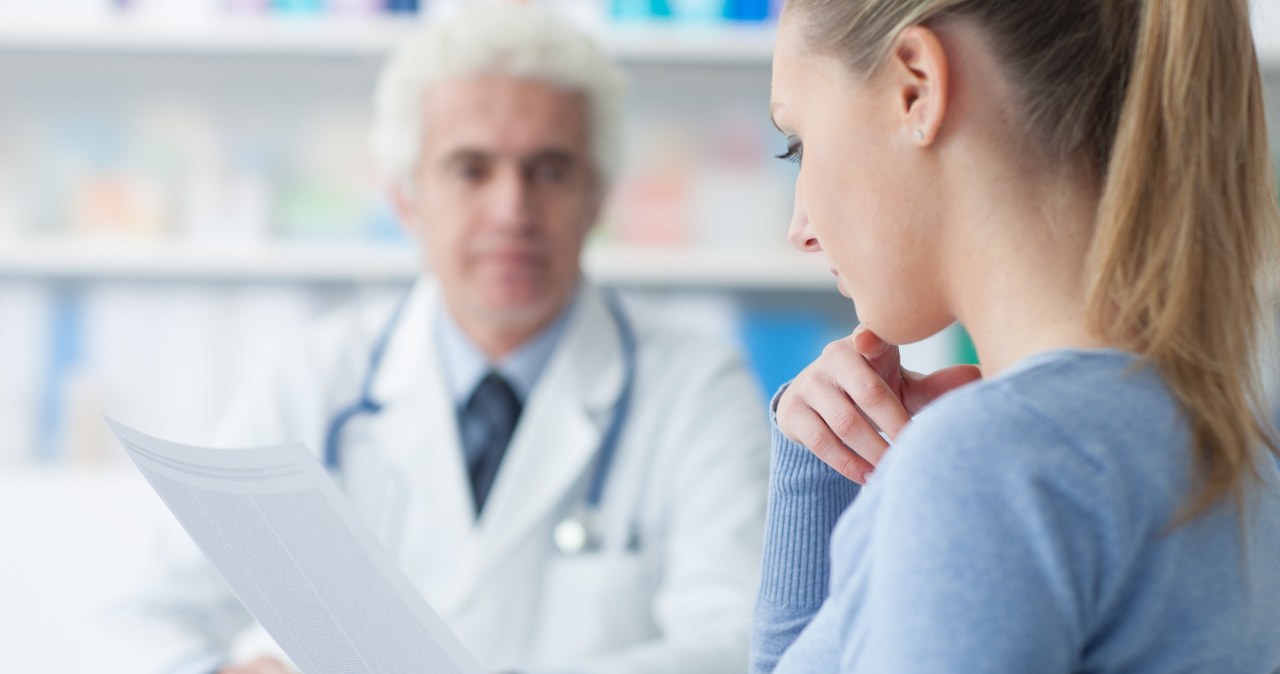 Już po 30. roku życia warto regularnie wykonywać badania krwi, a także cytologię, USG piersi oraz USG dopochwowe /123RF/PICSEL