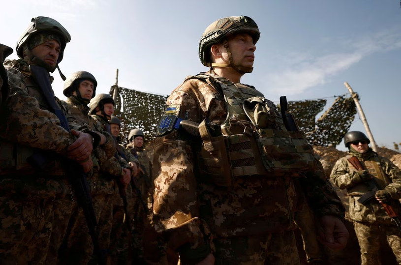 Już przed samą inwazją Ukraińcy przeprowadzili powszechną mobilizację, która na samym początku niwelowała różnicę w liczebności armii /ZOHRA BENSEMRA / Reuters / Forum /© 2022 Reuters