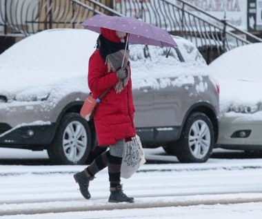 Już spadło 18 cm śniegu, IMGW wydało kolejne ostrzeżenia. To będzie ciężka doba na Warmii i Mazurach 