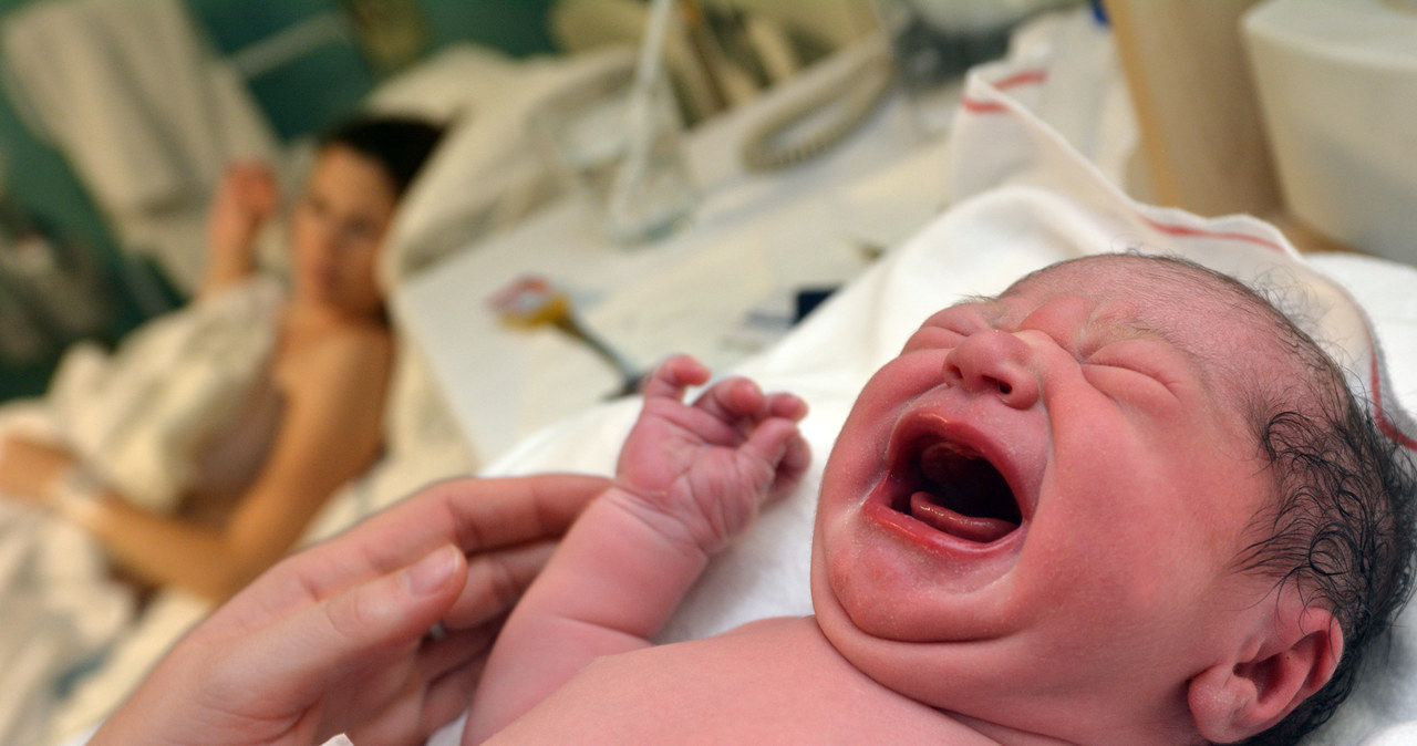 Już wiadomo, dlaczego najwięcej porodów odbywa się w nocy /123RF/PICSEL
