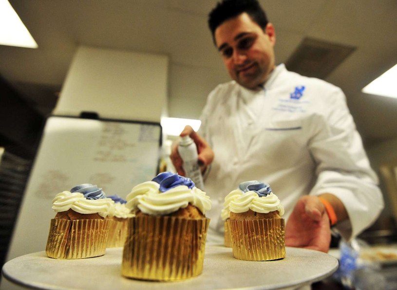 Już za 150 złotych możesz zafundować sobie kurs robienia cupcake'ów /AFP