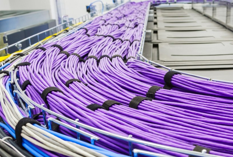 Kabel przesyła dane z prędkością 60 terabitów na sekunde /123RF/PICSEL