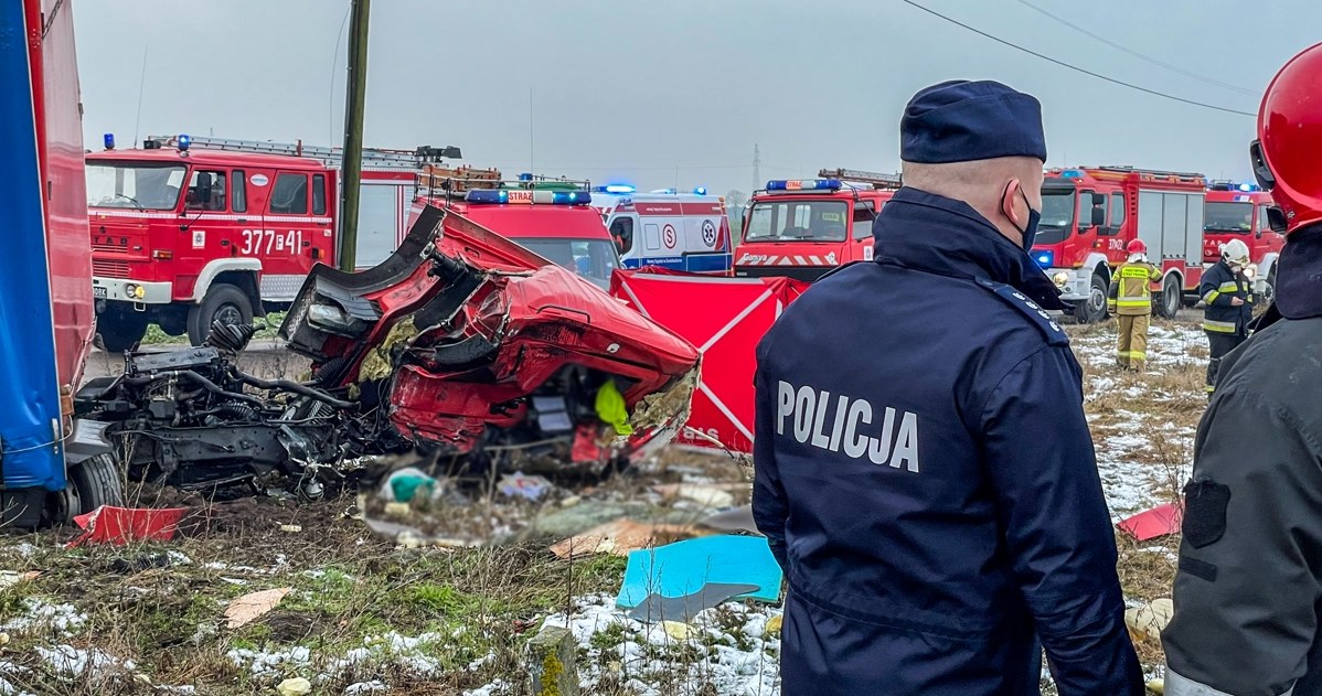 Kabina ciężarówki została zniszczona, kierowca zginął /Informacja prasowa