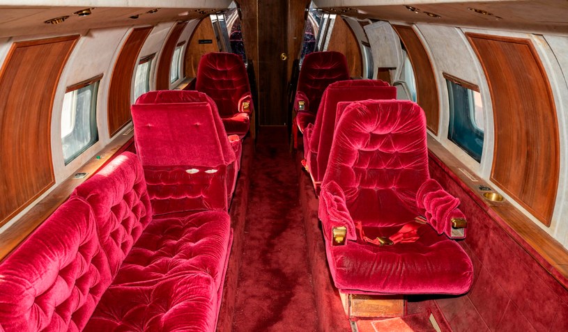 Kabina pasażerska samolotu Elvisa Presleya jest w bardzo dobrym stanie  / zdjęcie: Mecum Auctions /domena publiczna