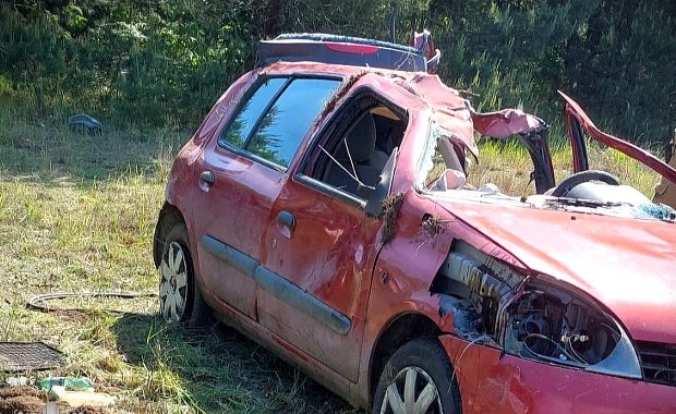Kabriolet własnej roboty i kierowca bez uprawnień. Szokujący wypadek na Mazowszu 