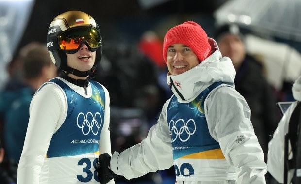 Kacper Tomasiak z medalem, tryumfuje Domen Prevc