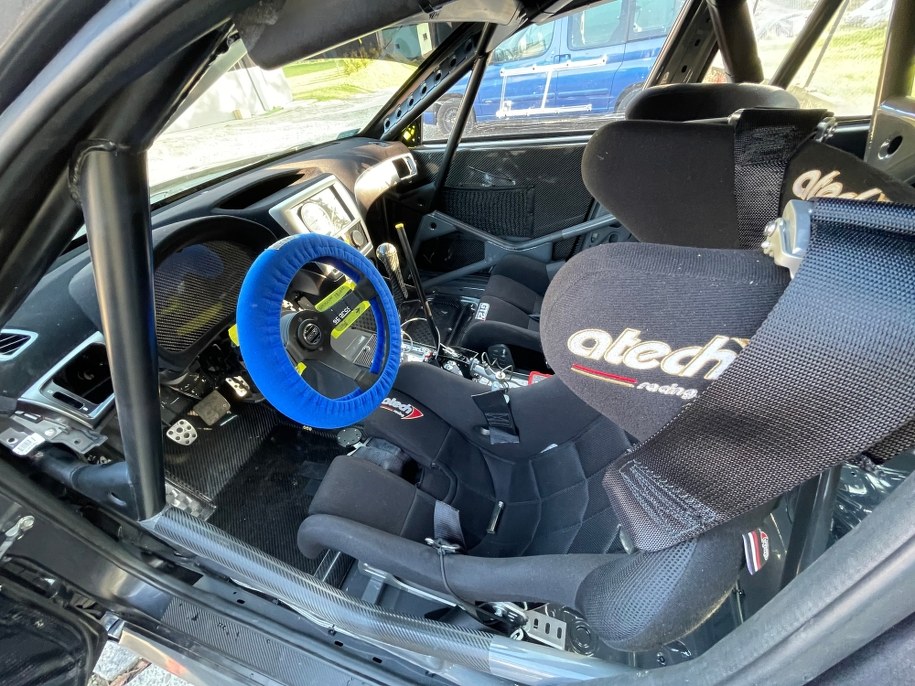 Kacper Wróblewski usiądzie za kierownicą Subaru Imprezy STI /materiały prasowe /