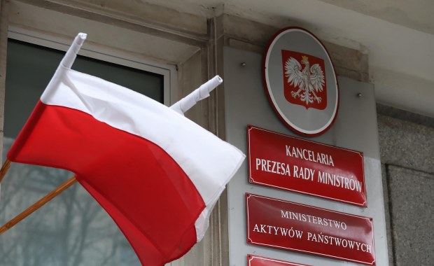 Kaczyński ma czterech asystentów, Morawiecki żadnego. Ile to kosztuje?