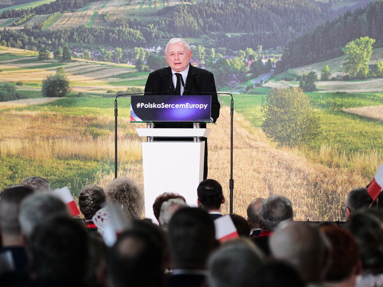 Kaczyński na konwencji PiS: Chcemy, żeby miasto i wieś żyły na tym samym poziomie