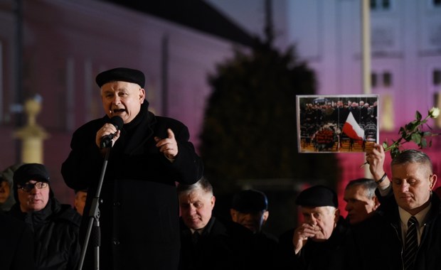 Kaczyński po wypadku premier: Jesteśmy z tobą, Beato