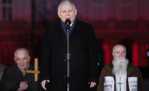 Kaczyński podczas miesięcznicy smoleńskiej: To przedostatni marsz, ale nie ostatnia miesięcznica 