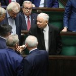 Kaczyński: Polacy ofiarami, Rosjanie sprawcami - taka rola Putinowi nie odpowiada