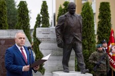 Kaczyński: Pomnik Lecha Kaczyńskiego jest uhonorowaniem jego idei