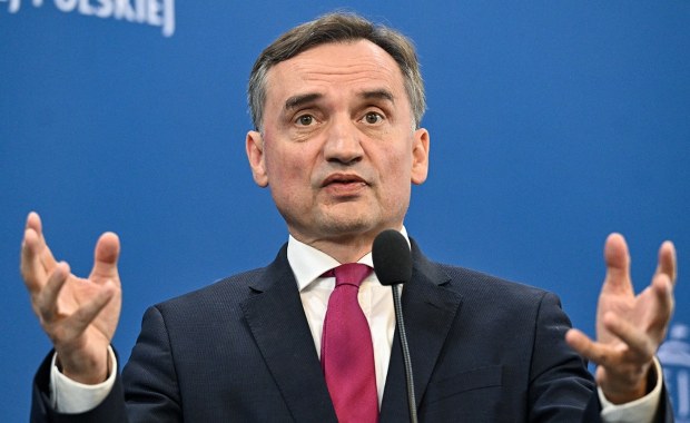 Kaczyński "stawia sprawę ostro", inni "przecierają oczy ze zdumienia". Zbigniew Ziobro podzielił PiS