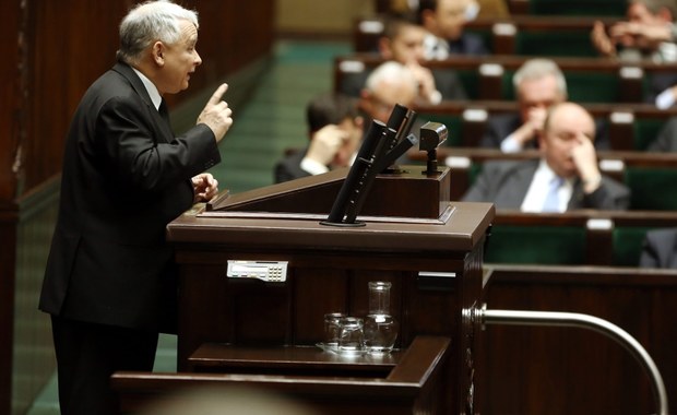 Kaczyński w Sejmie: Rząd jest zły i niesprawny. Chmura nadużyć i podejrzeń 