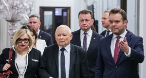 Kaczyński wzywa na dywanik. "Jest na niego cięty"