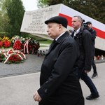 Kaczyński zabrał wieniec sprzed pomnika smoleńskiego