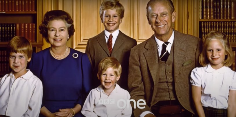 Kadr w filmu BBC "Książę Filip. Rodzina królewska pamięta"
