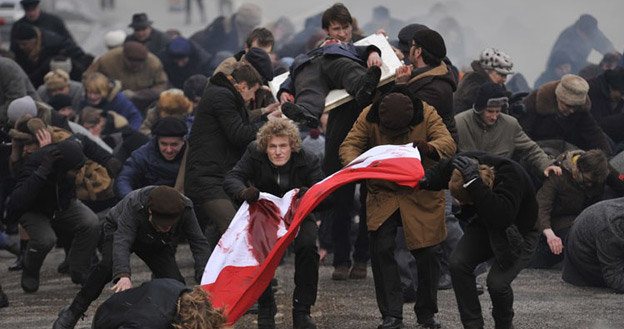 Kadr z filmu "Czarny czwartek" /materiały prasowe