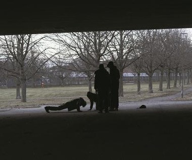 Kadr z filmu "Gra" Rubena Östlunda