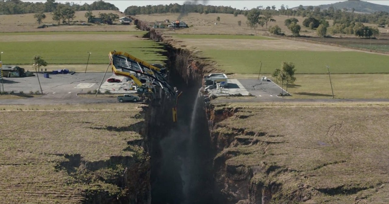 Kadr z filmu katastroficznego "San Andreas", w którym uskok tektoniczny San Andreas odgrywa kluczową rolę /materiały prasowe